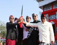 Penancapan Keris Pusaka Puncaki Peringatan ke-117 Perang Puputan Badung Keris Pusaka