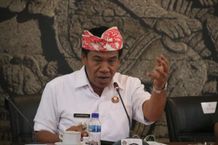 PJ Lihadnyana Bertekad Tuntaskan Kemiskinan Ekstrem dengan Bedah Rumah Lihadnyana