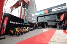Sambut MotoGP Mandalika 2023, PT Piaggio Indonesia Buka Dealer Motoplex 4 Brands Pertama di Mataram Motoplex