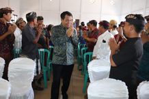 Kunjungan Kerja di Kecamatan Kubutambahan, Lihadnyana Tinjau Pembangunan Kantor Desa Bukti Kunjungan Kerja