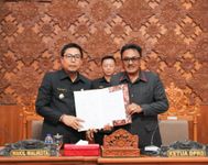 Seluruh Fraksi DPRD Kota Denpasar Setujui Penetapan Ranperda APBD Kota Denpasar Tahun 2024 Sidang Paripurna ke-26 Masa Persidangan III