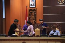 Paripurna DPRD Jembrana Bahas Ranperda Pajak Daerah dan Retribusi Daerah Pajak Daerah