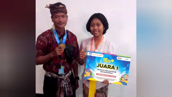 Dua Siswa