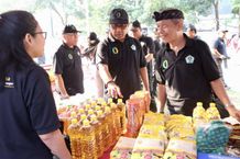 Wali Kota Jaya Negara Tinjau Gerakan Pangan Murah di Banjar Tegeh Sari Tonja Tonja