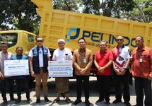 Wawali Arya Wibawa Serahkan CSR PT Pelindo, 1 Unit Truk Sampah, 3 Rumah Layak Huni, dan 30 Lapak UMKM di Kelurahan Serangan Wawali Arya Wibawa