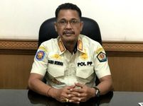 Larang Penggunaan Laser Pemecah Awan, Percepat Turunnya Hujan Dukung Optimalisasi Penanganan Kebakaran TPA Suwung Kasat Pol PP Kota Denpasar