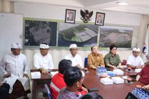 Sekjen KLHK RI Tinjau Penanganan Kabakaran TPA Suwung, Berharap Bantuan Penanganan Injeksi Air Terus Dioptimalkan Penanganan Kebakaran TPA Suwung