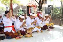 Tempuh Upaya Niskala Dukung Optimalisasi Penanganan Kebakaran TPA Suwung, Pemkot Denpasar Ngaturang Caru Pemlehpeh Jempong Asu Upacara Caru Pemlehpeh Jempong Asu