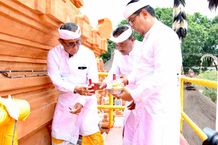 Gelung Agung dan Tetangunan Anyar Pura Agung Jagatnatha Denpasar Dipelaspas Melapas Gelung