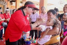 Inovasi Penanganan Stunting, Rai Wahyuni Sanjaya Beri Penilaian Final Lomba Posyandu Tingkat Kabupaten di Kerambitan Stunting Posyandu