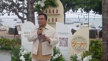 Djugo Berbagi Kebersamaan dengan Teman di Sanur Oil