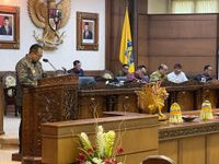 Pj Gubernur Mahendra Jaya Sampaikan Dua Raperda Sekaligus pada Rapat Paripurna DPRD Bali Raperda
