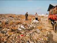 Gabungan TNI-Polri dan Damkar Sigap Cepat Padamkan Kebakaran TPA Temesi Gianyar Sampah