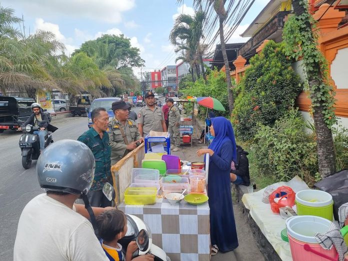 Ingatkan Tak Buang Sampah