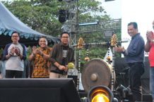 Wawali Arya Wibawa Buka Festival Karmany Smansa XIV Tahun 2023 di Lapangan Niti Mandala Renon Festival Karmany Smansa XIV