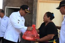 Lihadnyana Serahkan Hasil Bedah RTLH Kemiskinan Ekstrem di Desa Ringdikit dan Desa Pangkungparuk Serahkan Hasil Bedah RTLH
