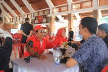 Rayakan HUT Ke-5, Program Studi Spesialis Bedah Saraf FK Unud Berikan Penyuluhan dan Pelayanan Kesehatan bagi Lansia di Kabupaten Tabanan Unud
