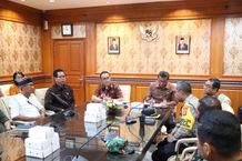 Wali Kota Jaya Negara Libatkan Tim Yustisi Tertibkan Kawasan Danau Tempe, Tindak Tegas Pelaku Penyerangan Kantor Satpol PP Denpasar Pertemuan Wali Kota Denpasar dan Forkopimda Denpasar