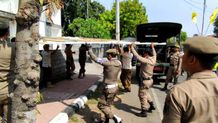 Satpol PP Buleleng Komitmen Tertibkan Baliho Liar Baliho Buleleng