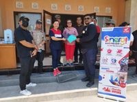 Astra Motor Bali Berikan Bantuan Kepada Relawan Penanganan Kebakaran TPA Suwung TPA Suwung