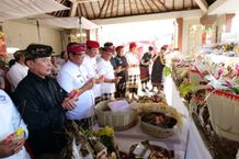 Hadiri Karya Pitra Yadnya Banjar Pande, Bupati Sanjaya Sampaikan Terima Kasih Kepada Seluruh Masyarakat Pitra Yadnya