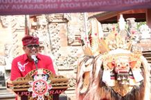 Hadiri Selanbawak Barong Festival II, Bupati Sanjaya Apresiasi Inovasi Karang Taruna Panca Tunggal Selanbawak