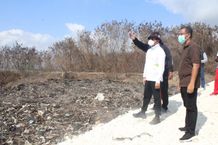 Progres Positif Penanganan Musibah Kebakaran TPA Suwung, Wali Kota Jaya Negara : Fokuskan dan Optimalkan Pantauan Pada Titik Api memantau penanganan kebakaran TPA Suwung
