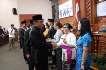 Tiga PAW DPRD Kota Denpasar Resmi Dilantik, Wali Kota Jaya Negara: Lanjutkan Sinergitas Dukung Pembangunan Berkelanjutan Pelantikan PAW