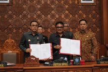Penutupan Sidang Paripurna DPRD Kota Denpasar, Seluruh Fraksi Setujui Penetapan 4 Ranperda dan 1 Ranperda Inisiatif Sidang Paripurna DPRD Kota Denpasar