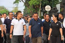 Bupati Jembrana Gelar Acara Berbagi Hingga Olahraga Bersama dengan ASN dan Guru Acara Berbagi Hingga Olahraga