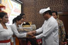 Pemkot Denpasar Dorong Terciptanya Wirausaha Profesional di Bidang Tata Rias, Ingatkan Pentingnya Menjaga Pakem Khas Bali Menjaga Pakem Khas Bali