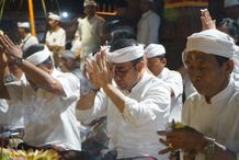 Wali Kota Jaya Negara Saksikan Sesolahan Tari Gandrung Banjar Ketapian Kelod Sesolahan Tari Gandrung