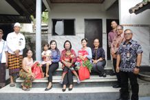 TP PKK Denpasar Kembali “Menyapa dan Berbagi”, Bagikan Ratusan PMT Untuk Warga Kecamatan Denut Menyapa dan Berbagi