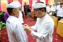 Wawali Arya Wibawa Kukuhkan Sabha Upadesa Kota Denpasar Periode 2023-2028 Kukuhkan Sabha Upadesa Kota Denpasar