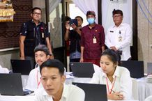 Diikuti 2.469 Pelamar, Sekda Alit Wiradana Tinjau Hari Pertama Seleksi Kompetensi PPPK Kota Denpasar Meninjau Pelaksanaan Seleksi PPPK
