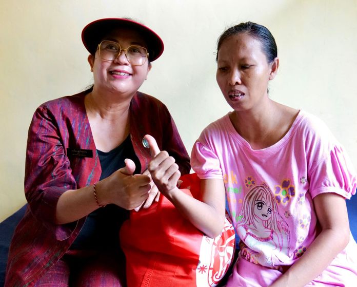 Menyapa dan Berbagi