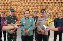 Pj Gubernur Mahendra Jaya Tegaskan Penertiban Alat Peraga Kampanye di Lokasi Kunker Presiden Murni Estetika Tegaskan Penertiban Alat Peraga Kampanye