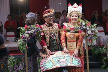 Ribuan Masyarakat Antusias Saksikan Parade Budaya “Gema Singasana” HUT ke-530 Kota Tabanan Tabanan