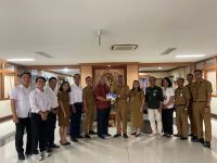 PUPAR Unud Serahkan Hasil Kajian Spending Money Wisatawan Kota Denpasar Unud
