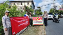 Kolaborasi Astra Motor-Polda Bali Kampanyekan #Cari_Aman dengan Plang Imbauan Hati-hati imbauan