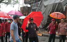 Bupati Sanjaya Pantau Pemasangan Patung RSUD Tabanan dan Awasi Pembangunan Fasilitas Kantor Patung