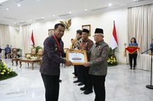 Lakukan Kolaborasi Pengentasan Kemiskinan Ekstrem, Pemkab Buleleng Terima Insentif Fiskal penghargaan