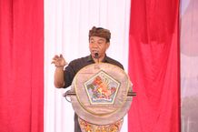Pj Bupati Buleleng Apresiasi Gerbang Pura Tejakula Pj Bupati Buleleng