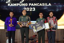 Sukses Amalkan Nilai-Nilai Pancasila, Pj Bupati Buleleng Terima Penghargaan Kampung Pancasila 2023 dari KASAD Kampung Pancasila
