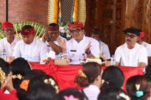 Bupati Sanjaya Apresiasi Yadnya Krama Desa Adat Kekeran Bupati Sanjaya