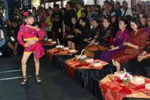 Fashion Show ‘Swarnakara’ Meriahkan Panggung Denfest Ke-16, Bertabur Hasil Karya Apik Desainer dan UMKM Unggulan Kota Denpasar Fashion Show