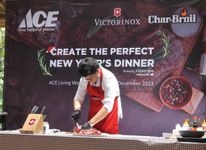 ACE Hadirkan Koleksi Eksklusif Pisau Dapur Premium Victorinox dan Alat Masak Unggulan untuk Semarakkan Momen Akhir Tahun ACE