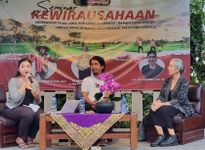 Tingkatkan Pemahaman Soal Kewirausahaan, Kelurahan Peguyangan Gelar Seminar Untuk Berbagai Unsur Masyarakat Seminar