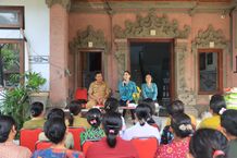 Ketua TP PKK Jembrana Gelar Roadshow Berbagi, Bantu Serati Banten Se-Jembrana Roadshow Berbagi