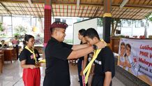 Lantik PMR Wira Smansaya, Wabup Ipat Minta Terapkan Ilmu untuk Menolong Masyarakat PMR Wira SMANSAYA